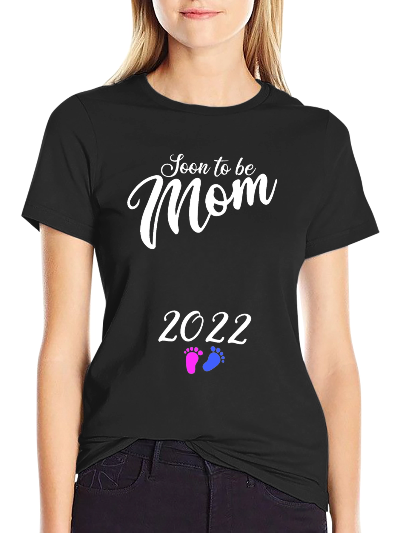 Soon to be Mom 2022 Black T-Shirt