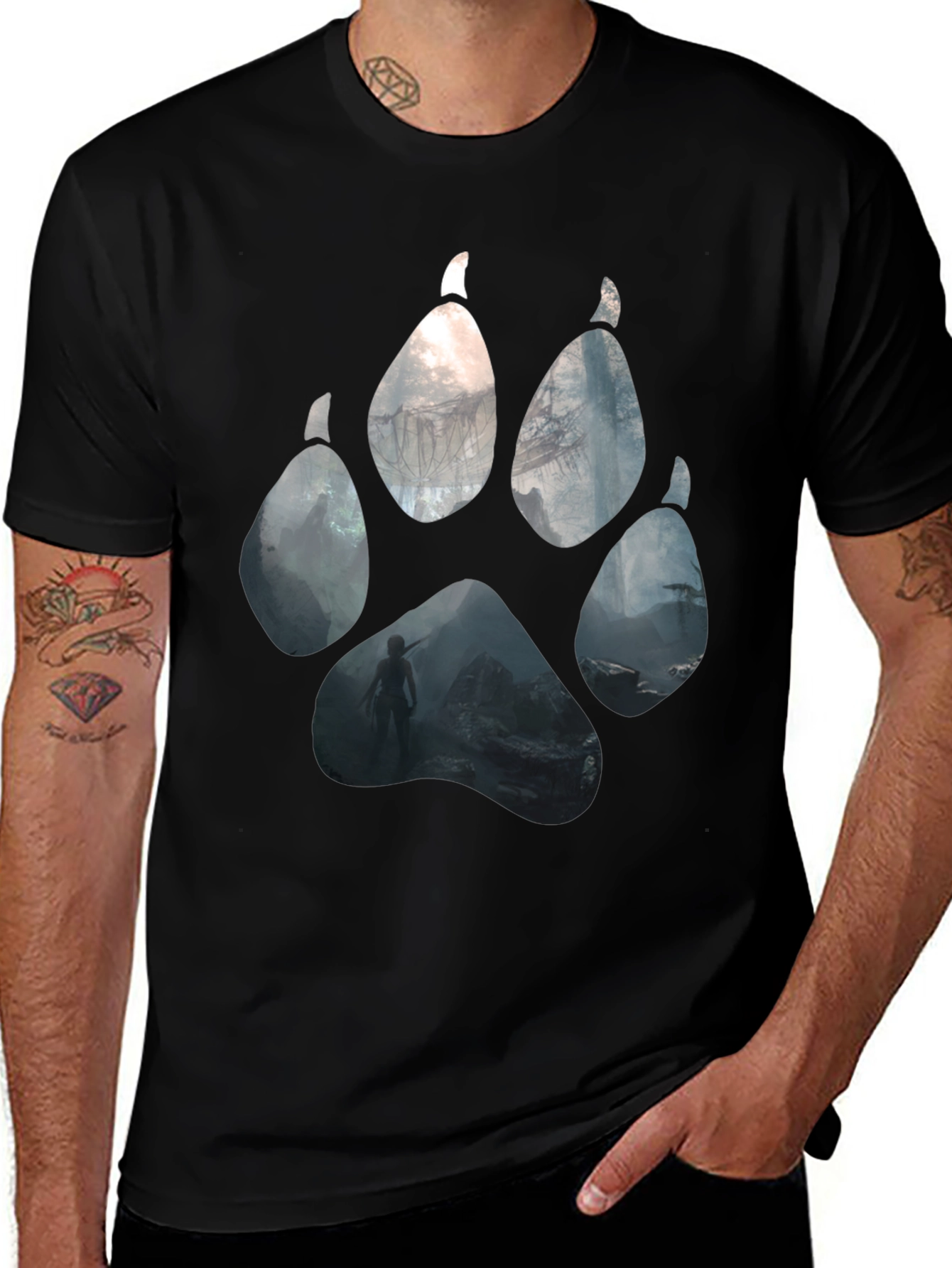 Wolf Paw Print Graphic Black T-Shirt
