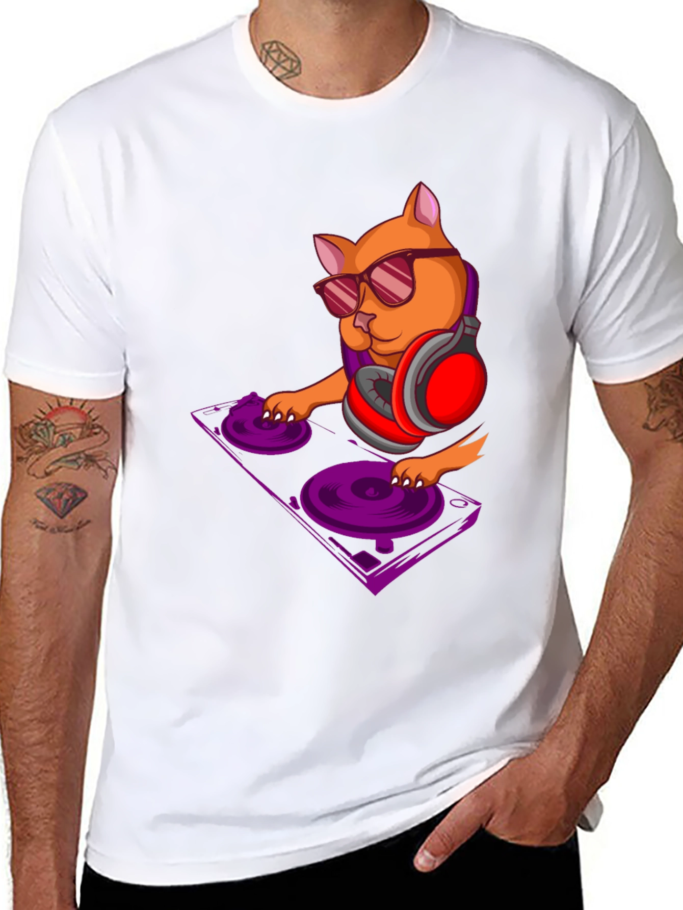 DJ Cat Graphic Tee - Trendy Black T-Shirt