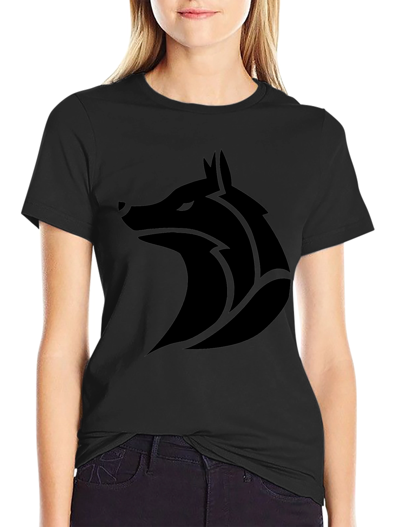 Black Wolf Graphic Tee - Modern Design