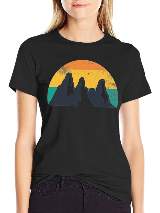 Retro Mountain Graphic Tee - Adventure Awaits!
