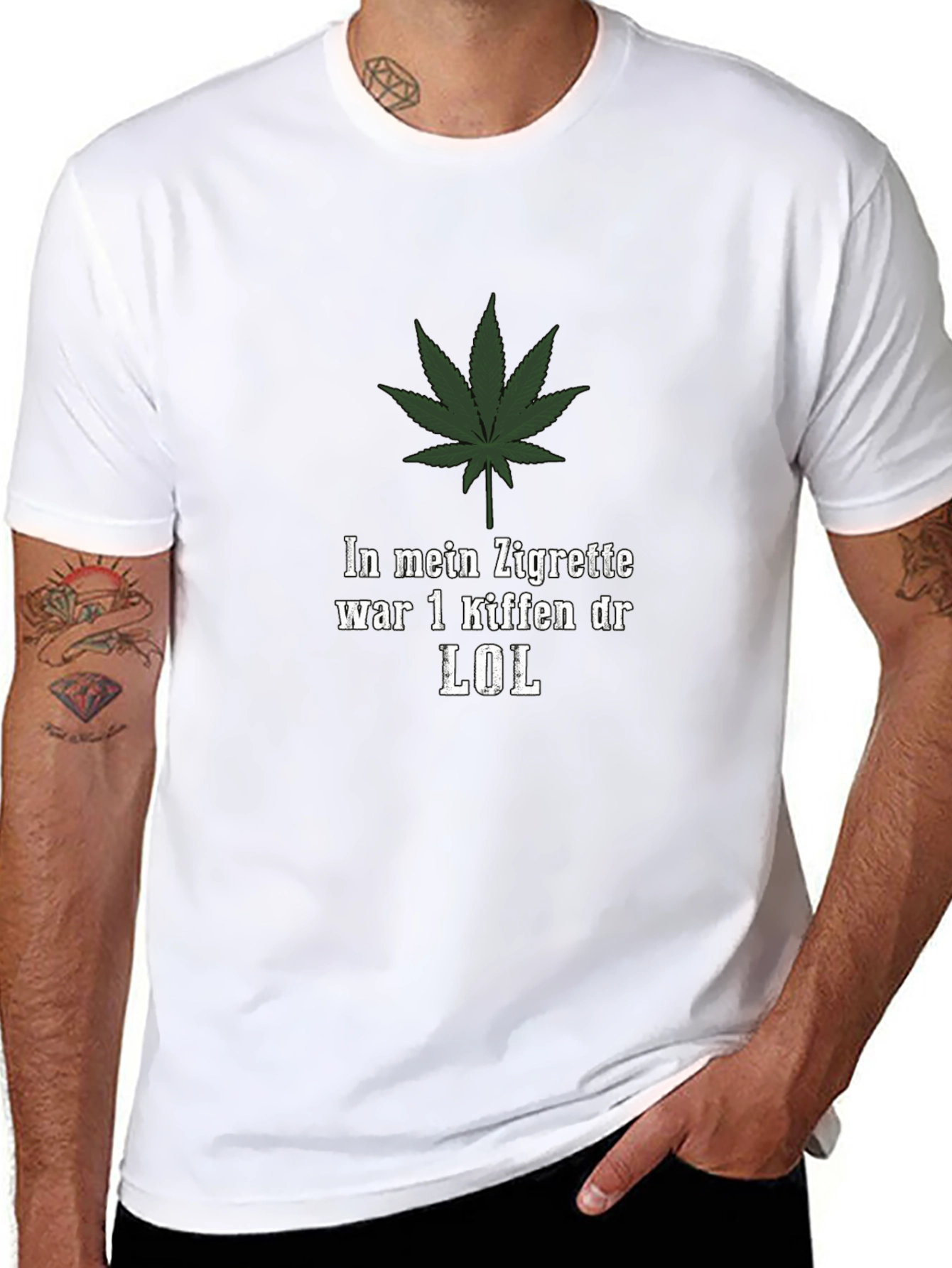 In mein Zigrette T-Shirt- Marijuana Leaf Graphic Tee