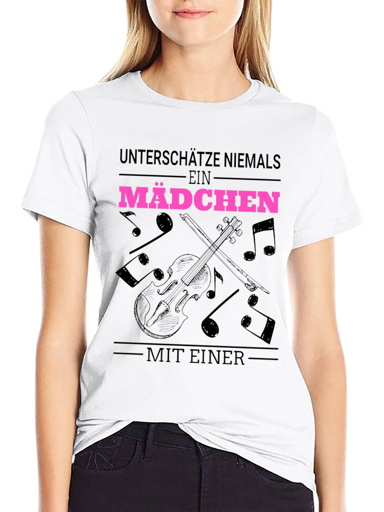 Unterschätze Niemals Ein Mädchen T-Shirt